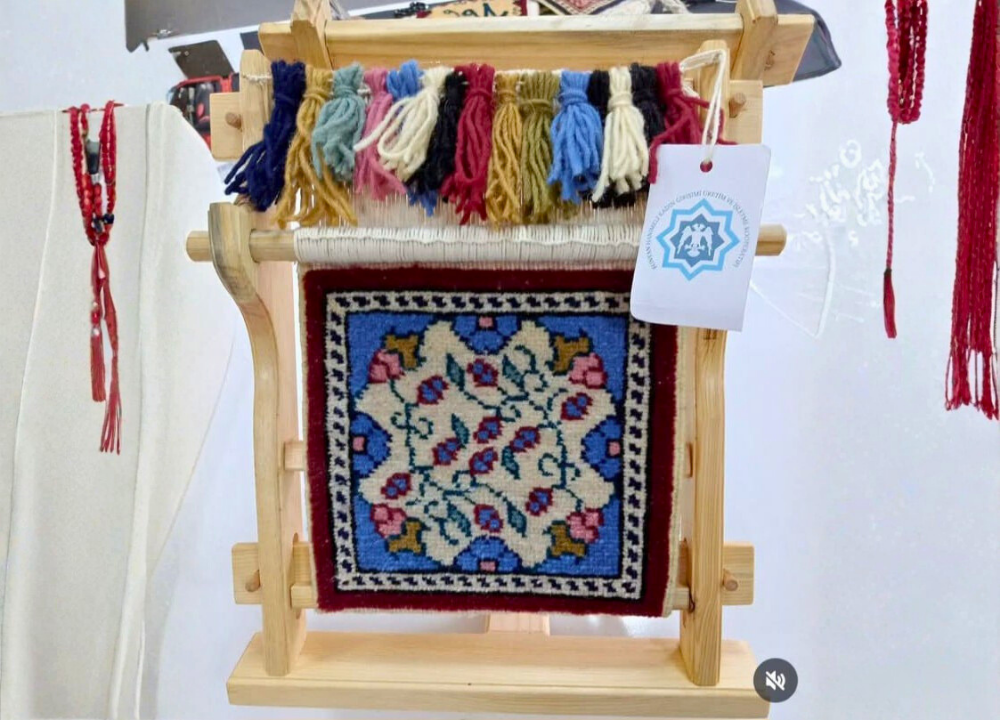 El Dokuma Mini Tablo Halı